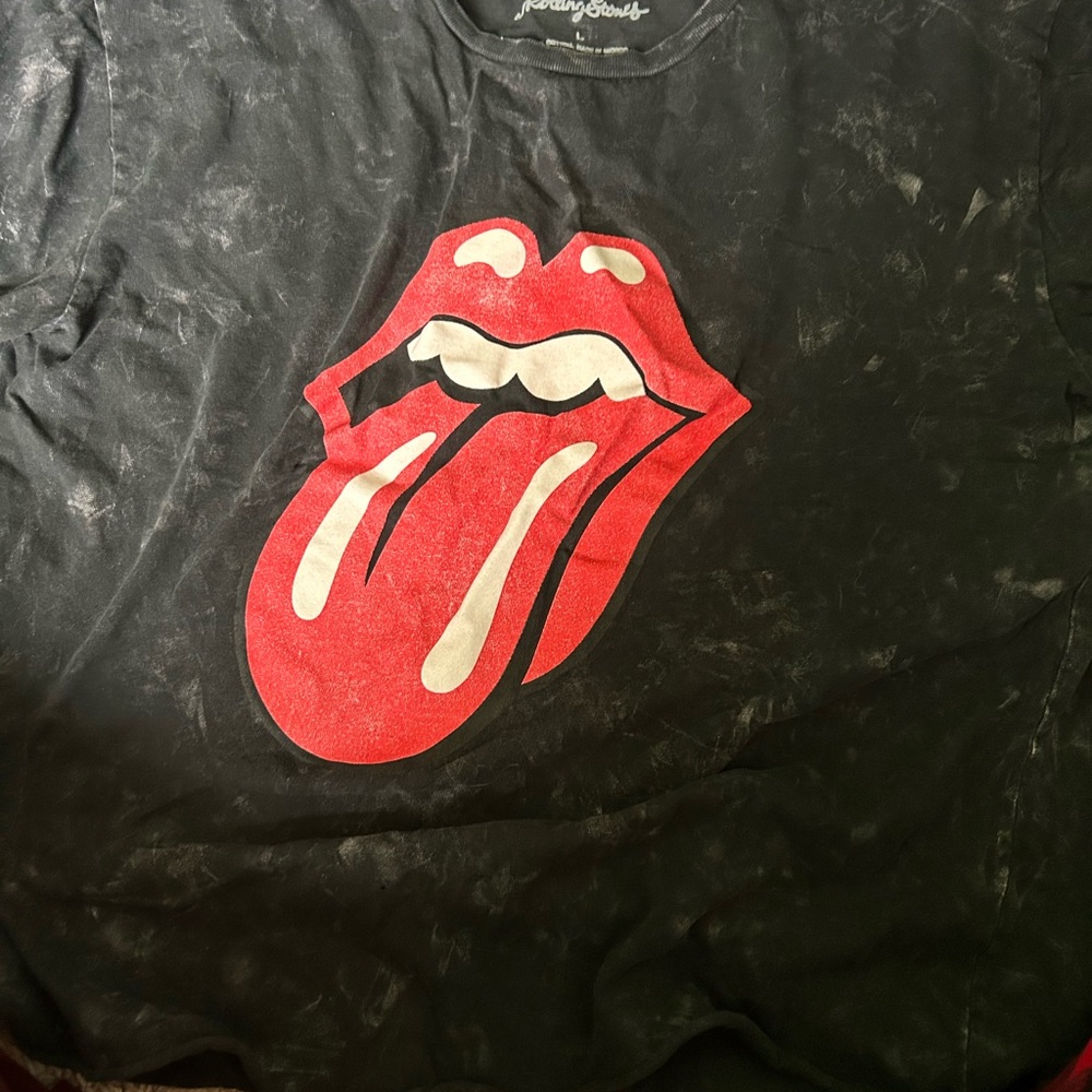 rolling stones crop top🖤